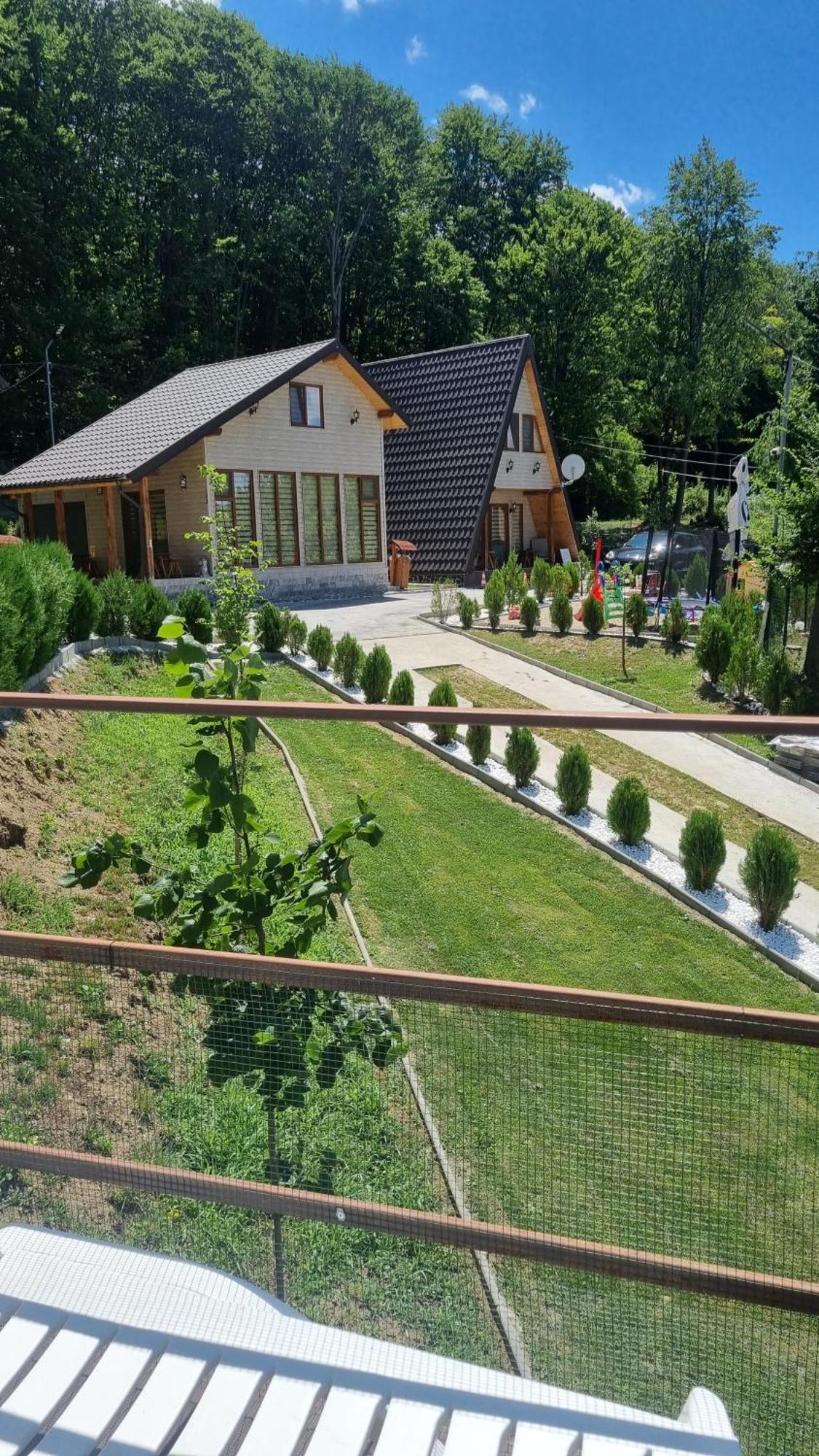 La Maria Si Ioana Apartamento Curtea de Argeş Exterior foto