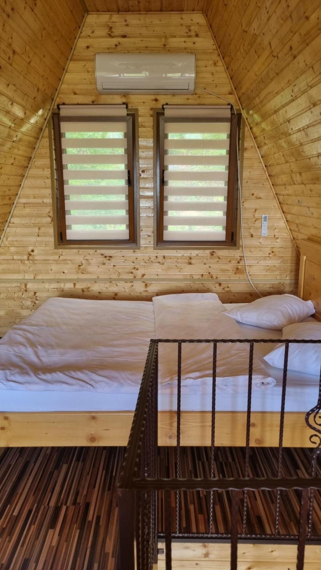 La Maria Si Ioana Apartamento Curtea de Argeş Exterior foto