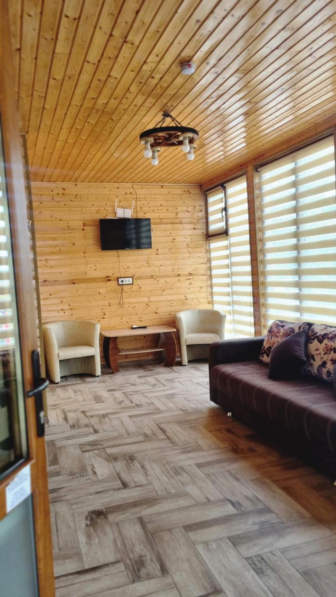 La Maria Si Ioana Apartamento Curtea de Argeş Exterior foto