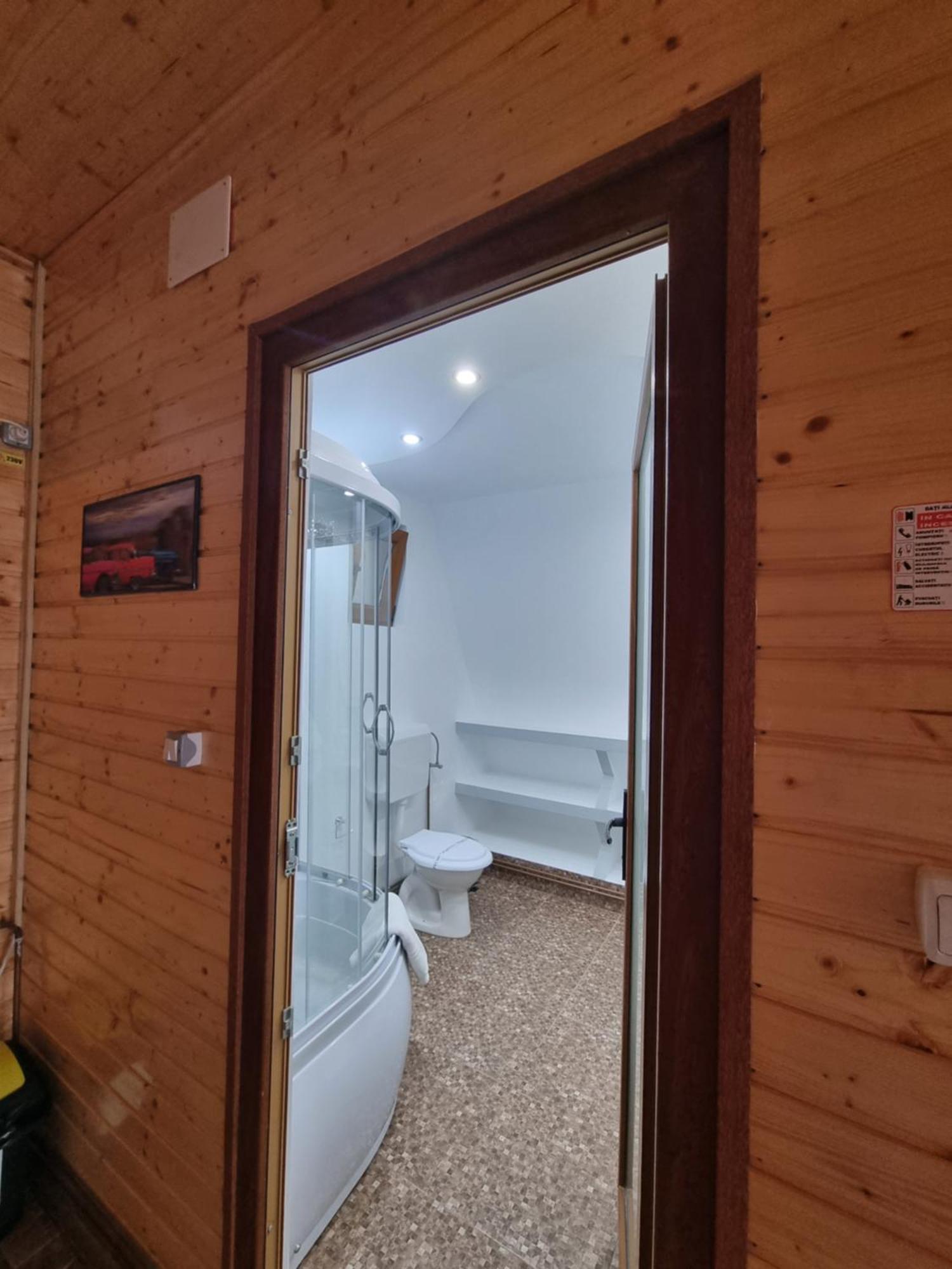 La Maria Si Ioana Apartamento Curtea de Argeş Exterior foto