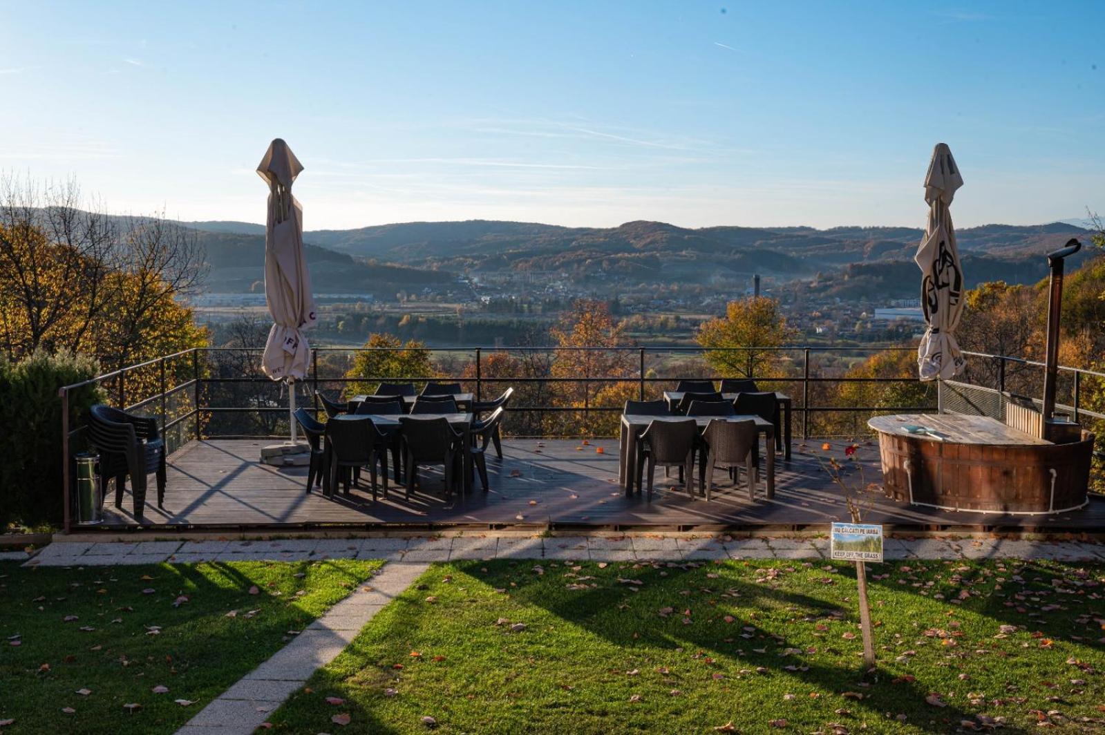 La Maria Si Ioana Apartamento Curtea de Argeş Exterior foto