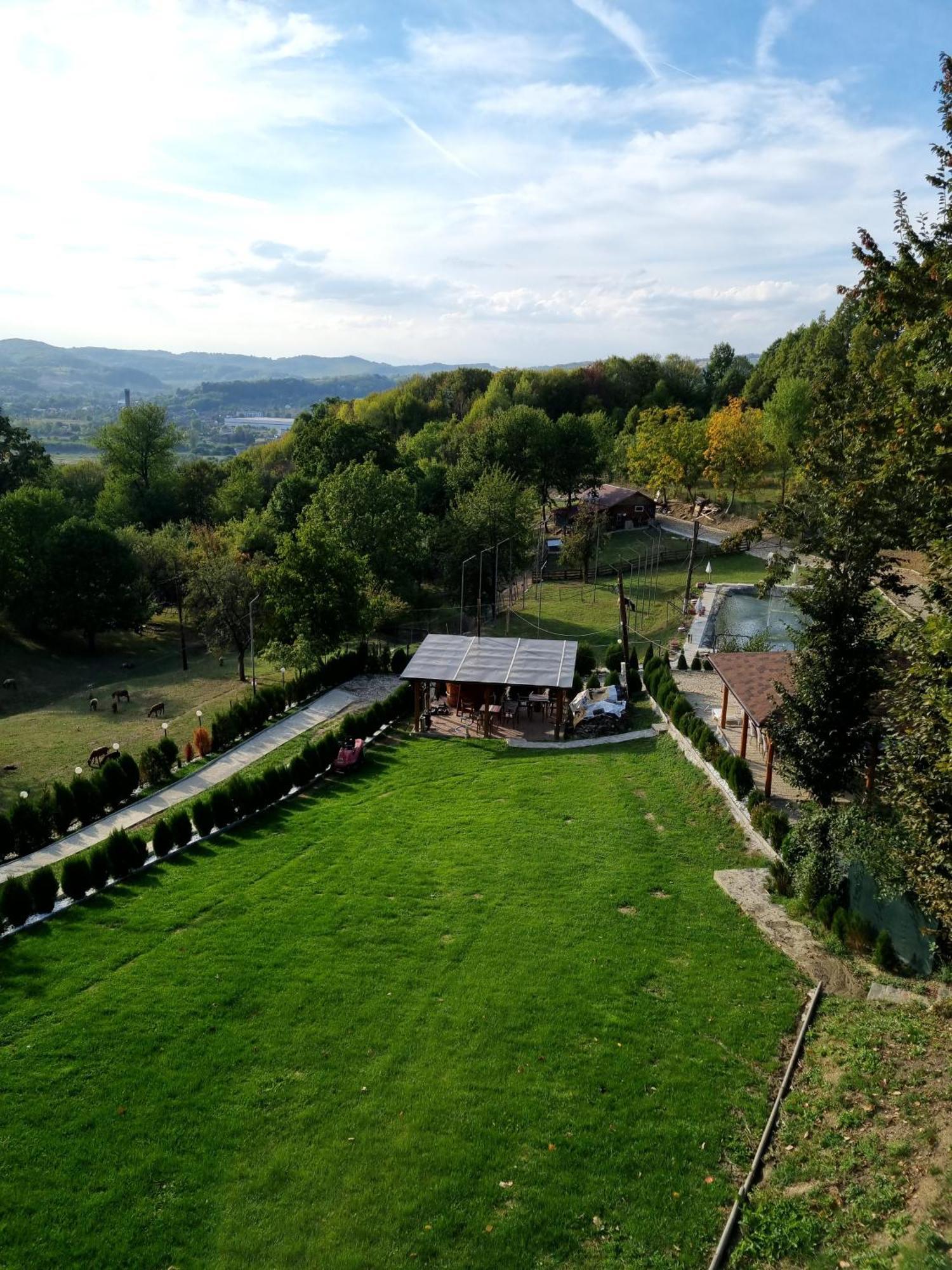 La Maria Si Ioana Apartamento Curtea de Argeş Exterior foto